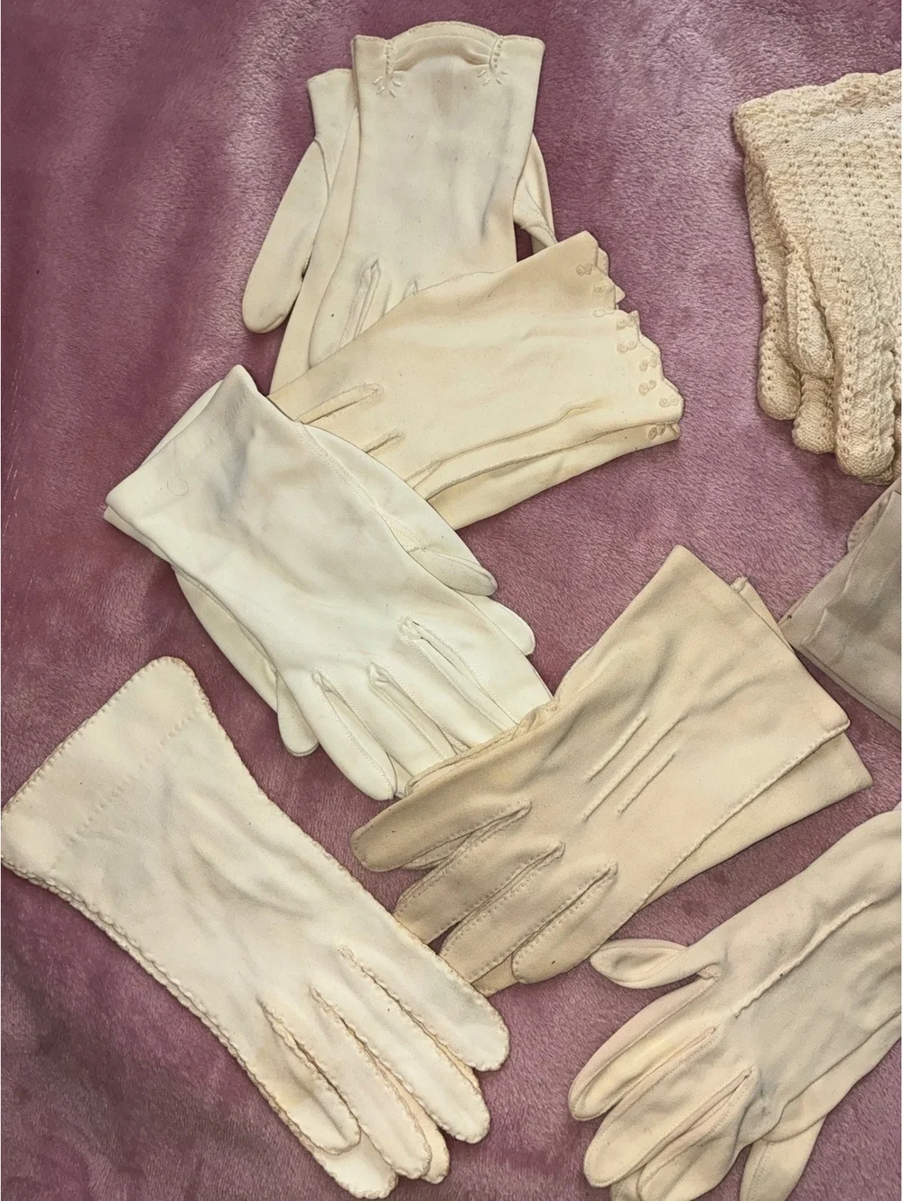 Vintage Women's Glove Lot (9 Pairs)  1950s/1960s Retro, Cream, Beige & White